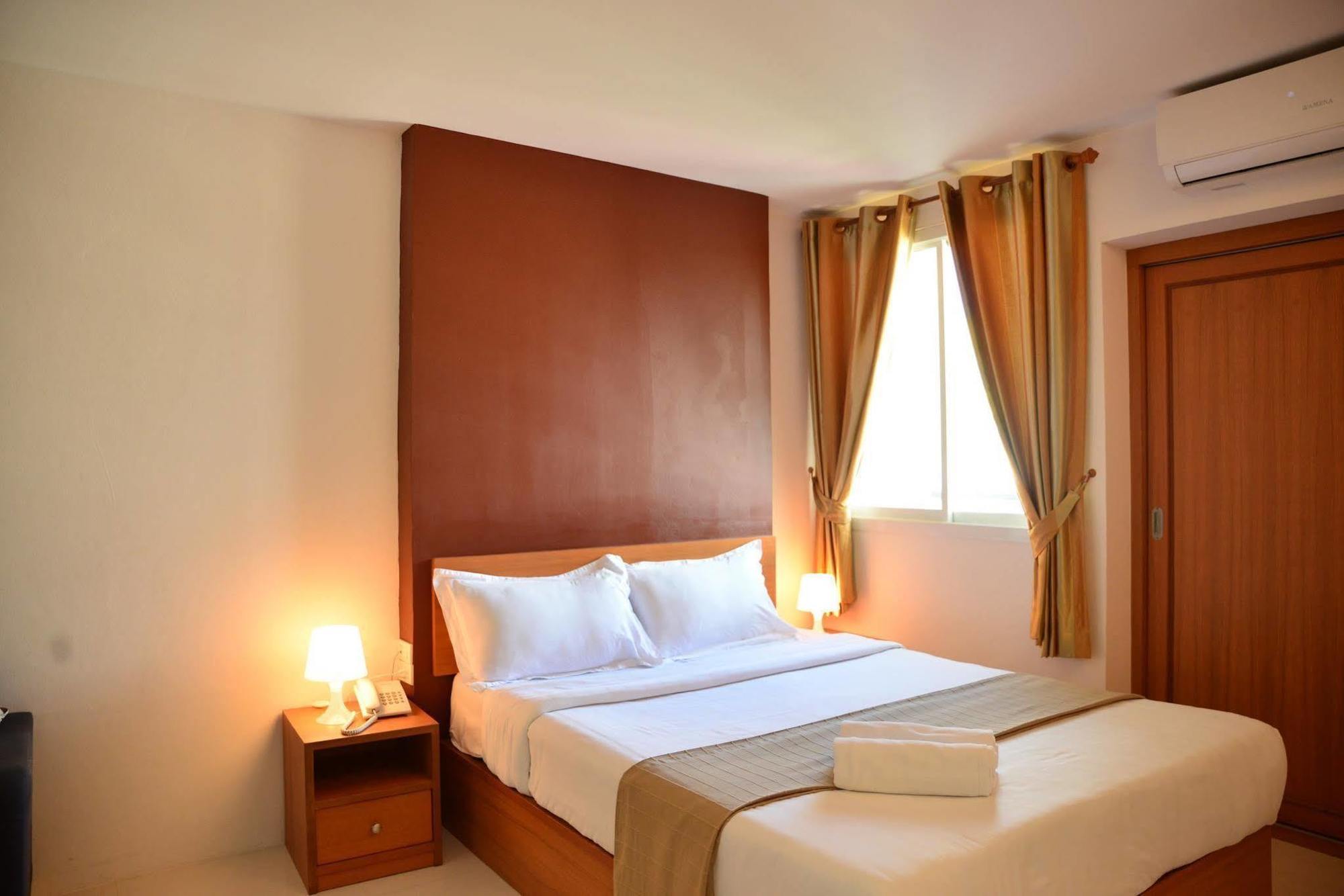 Nrv Place Apart Hotel Бангкок Экстерьер фото