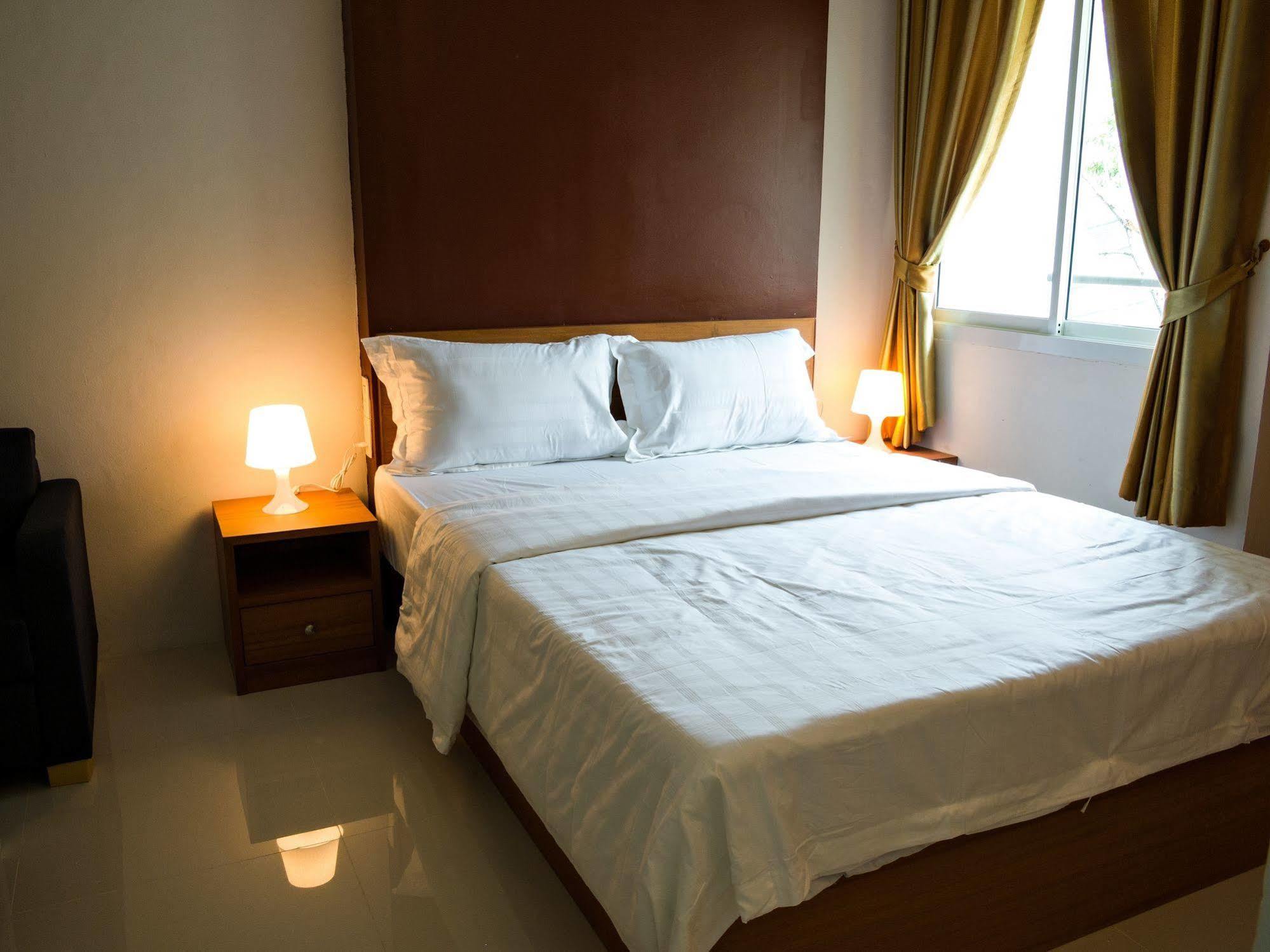 Nrv Place Apart Hotel Бангкок Экстерьер фото