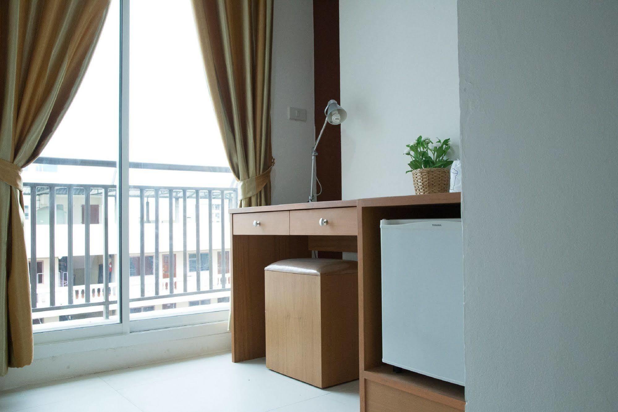 Nrv Place Apart Hotel Бангкок Экстерьер фото